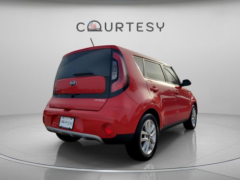 Used 2019 Kia Soul + w/ Audio Package image 6