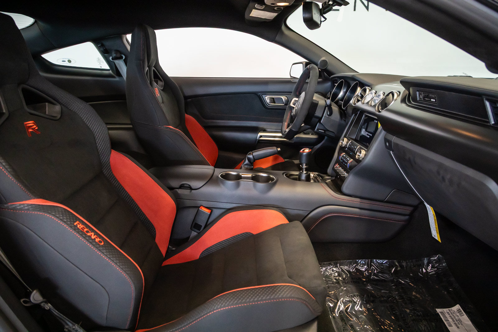 Used 2019 Ford Mustang Shelby GT350R w/ GT350R Equipment Group 920A RWD image 33
