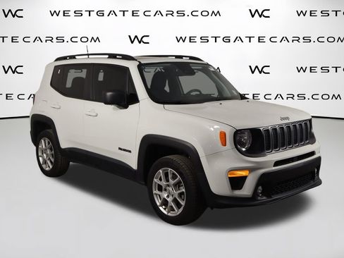 Used 2023 Jeep Renegade Latitude w/ Sun & Fun Group AWD/4WD image 45