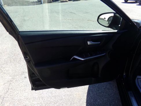 Used 2017 Toyota Camry SE w/ Protection Package (Q2) image 22