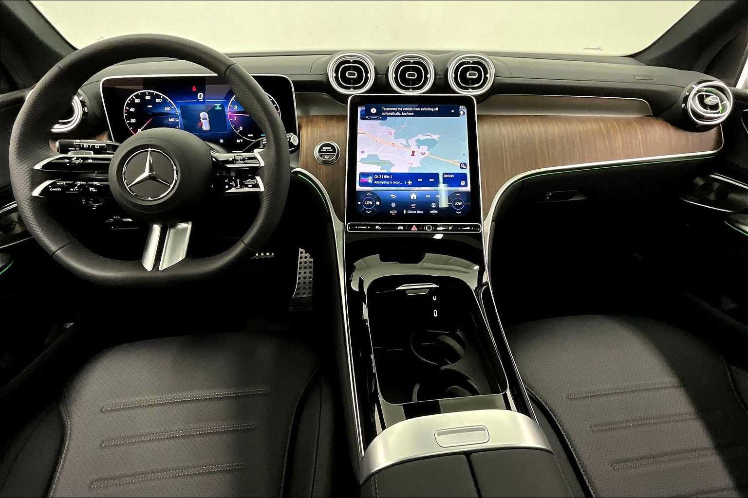 Used 2025 Mercedes-Benz GLC 300 4MATIC image 15
