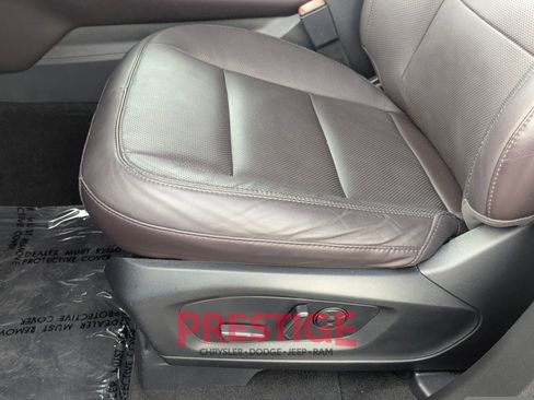 Used 2025 Ford Explorer Platinum w/ Ultimate Package image 25