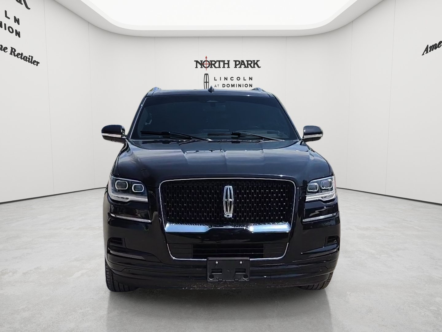 Used 2023 Lincoln Navigator Reserve AWD/4WD image 8
