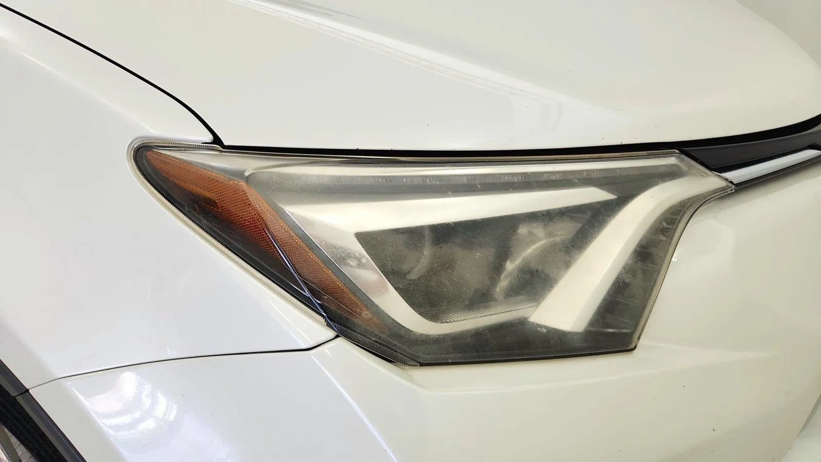 Used 2018 Toyota RAV4 Limited w/ All Weather Liner Package AWD/4WD image 32