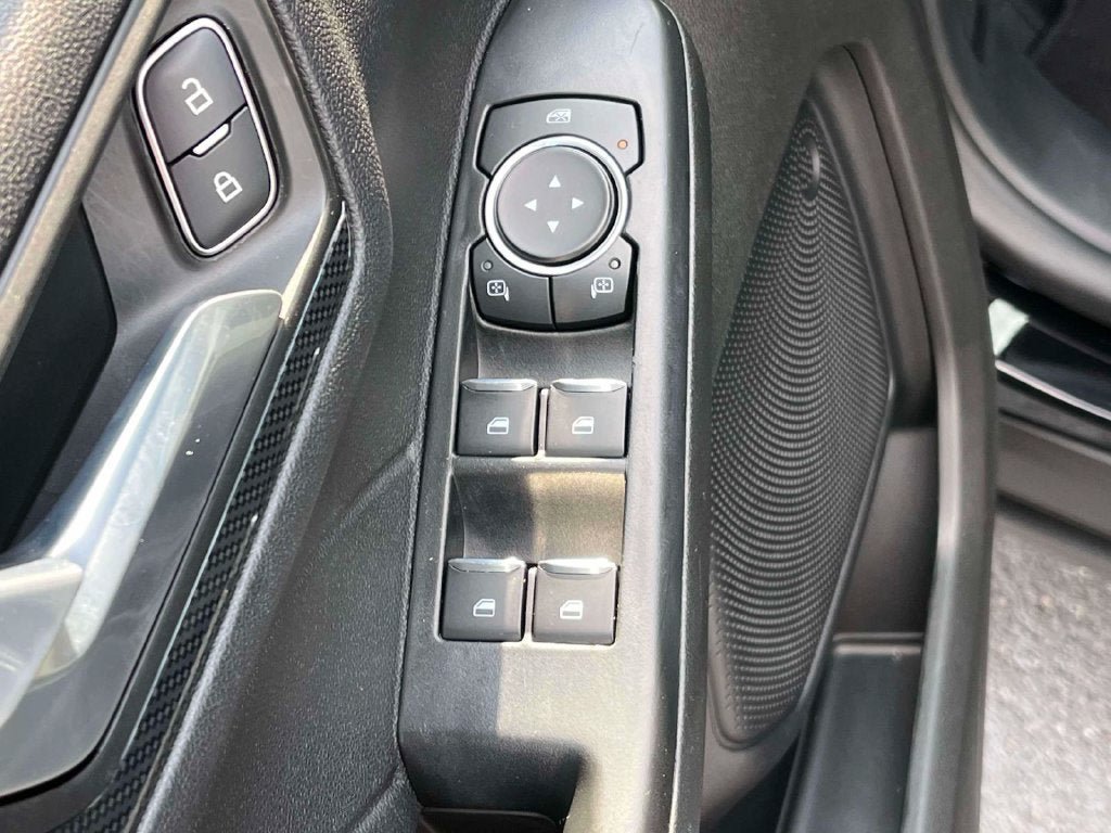 Used 2025 Ford Escape ST-Line Select AWD/4WD image 25