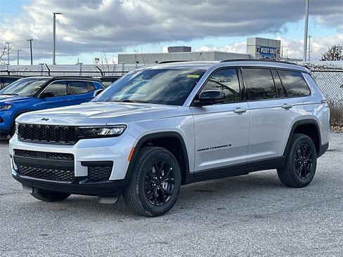 New 2025 Jeep Grand Cherokee L Altitude image 6