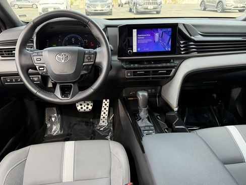 Certified 2025 Toyota Camry SE image 31