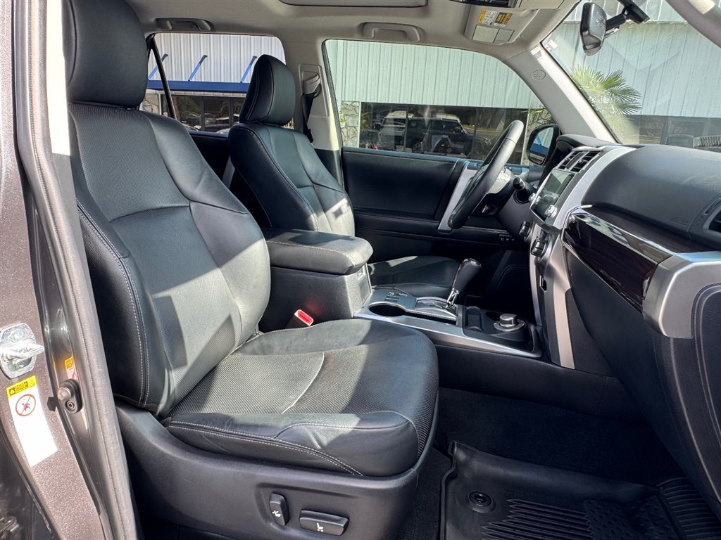 Used 2019 Toyota 4Runner Limited AWD/4WD image 19