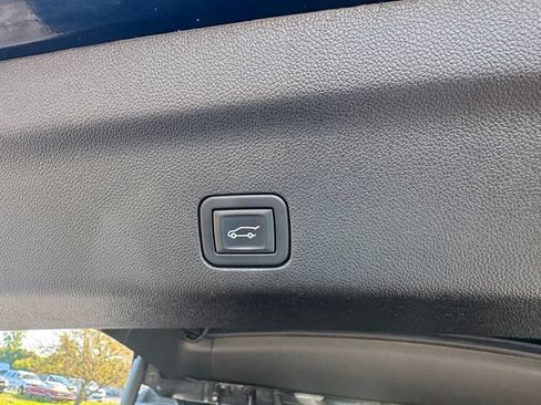 Used 2024 Chevrolet Suburban RST AWD/4WD image 19