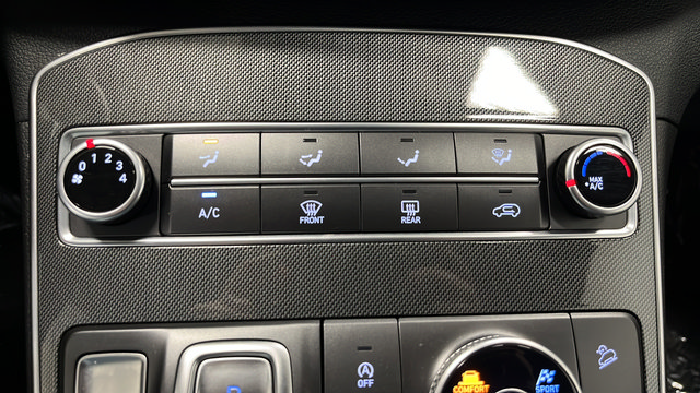 Used 2023 Hyundai Santa Fe SE AWD/4WD image 17