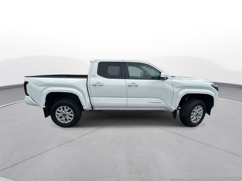 Used 2026 Toyota Tacoma SR5 RWD image 5