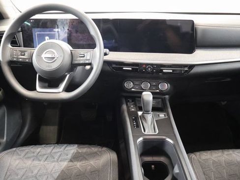 Used 2025 Nissan Kicks SV w/ Illumination Package FWD image 14