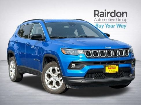 Used 2024 Jeep Compass Latitude AWD/4WD image 1