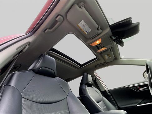 Used 2019 Toyota RAV4 Limited w/ Advanced Technology Package image 27