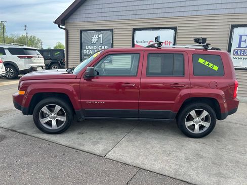 Used 2017 Jeep Patriot High Altitude AWD/4WD image 8