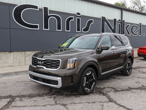 Used 2025 Kia Telluride S FWD image 1