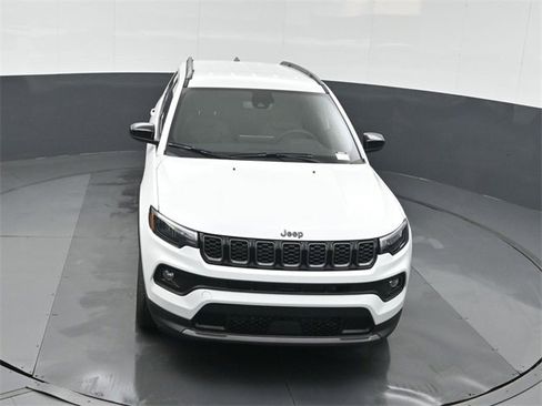 New 2026 Jeep Compass Latitude image 36