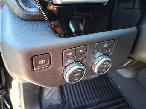 New 2026 GMC Sierra 2500 SLE w/ SLE Value Package; image 10