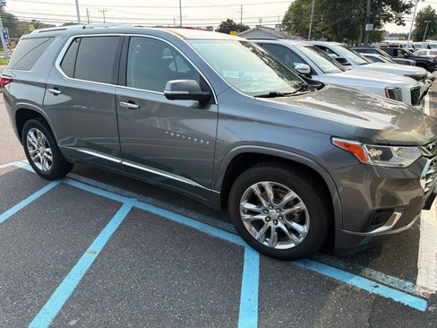 Used 2021 Chevrolet Traverse High Country AWD/4WD image 2