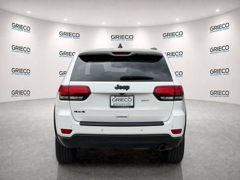 Used 2019 Jeep Grand Cherokee Laredo AWD/4WD image 6