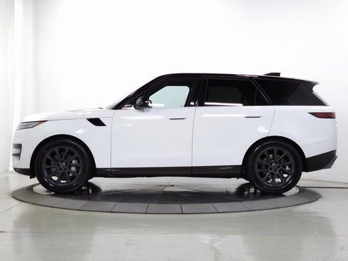 Used 2023 Land Rover Range Rover Sport SE image 2