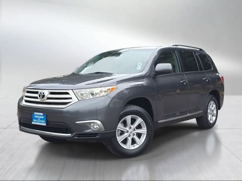Used 2011 Toyota Highlander SE w/ Tow Pkg AWD/4WD image 1