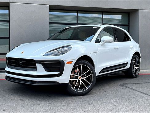 Certified 2025 Porsche Macan AWD/4WD image 1