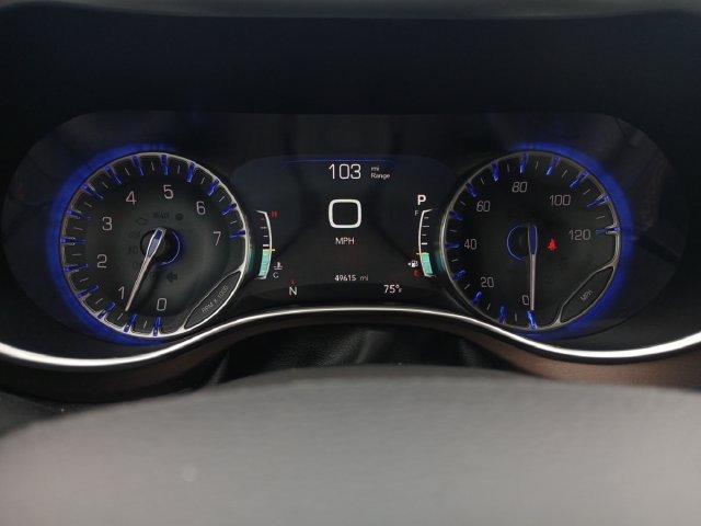 Used 2017 Chrysler Pacifica Touring-L Plus FWD image 26