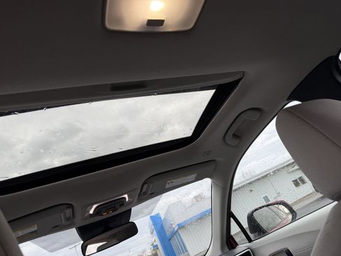 Used 2023 Toyota Corolla Cross LE w/ Moonroof Package image 18