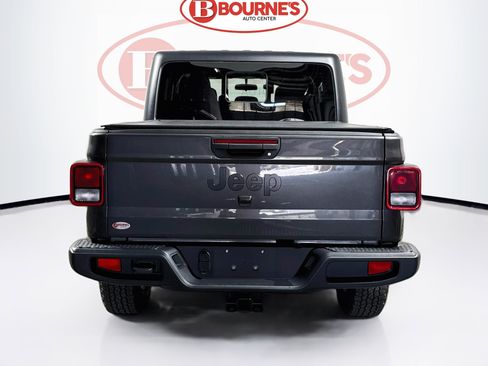 Used 2022 Jeep Gladiator Sport AWD/4WD image 8