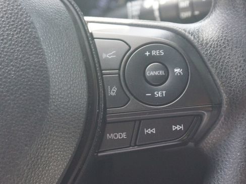 Used 2021 Toyota RAV4 XLE FWD image 10
