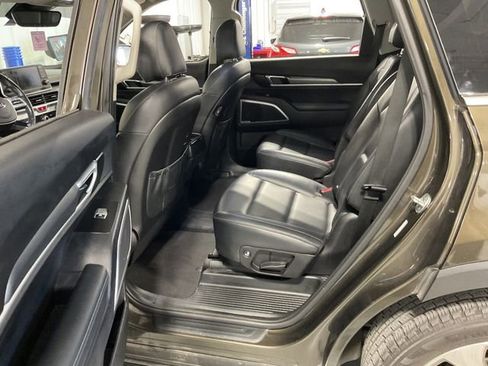Used 2021 Kia Telluride S image 10