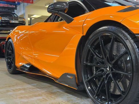 Used 2021 McLaren 765LT RWD image 25