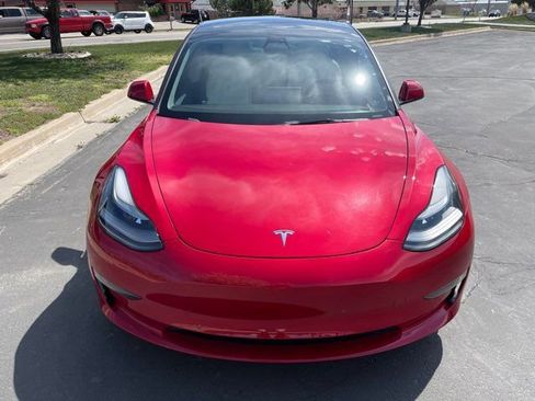 Used 2022 Tesla Model 3 Performance image 2