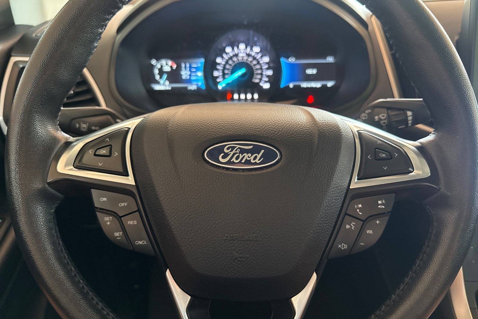 Used 2024 Ford Edge SEL AWD/4WD image 23