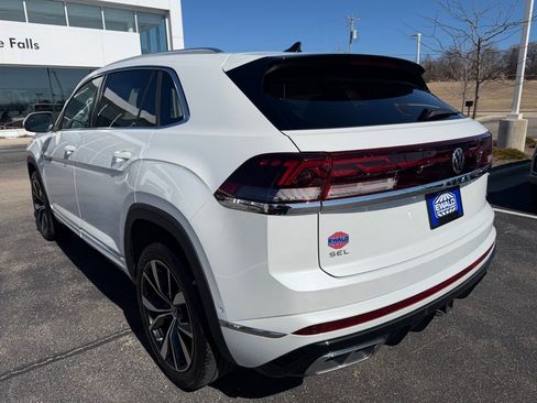Used 2025 Volkswagen Atlas Cross Sport SEL Premium R-Line AWD/4WD image 4