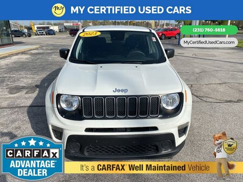 Used 2023 Jeep Renegade Latitude AWD/4WD image 2