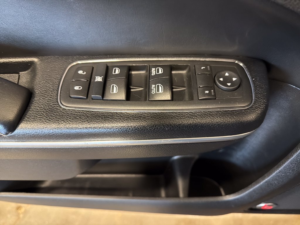 Used 2017 Chrysler 300 S AWD/4WD image 15