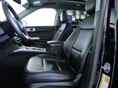 Certified 2023 Ford Explorer XLT w/ Equipment Group 202A image 17