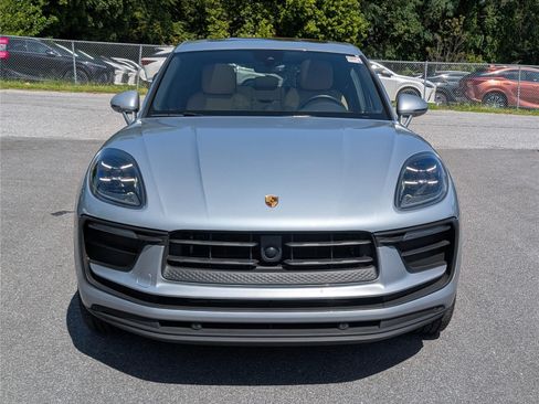 Used 2024 Porsche Macan AWD/4WD image 8