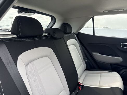 Used 2025 Hyundai Venue SEL FWD image 26