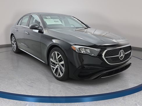 New 2026 Mercedes-Benz E 350 4MATIC Sedan image 3