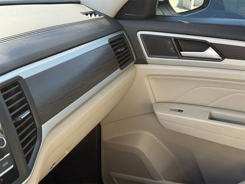 Used 2023 Volkswagen Atlas SE image 20