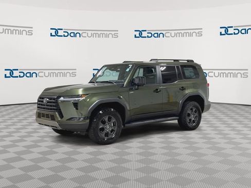 Used 2024 Lexus GX 550 AWD/4WD image 4