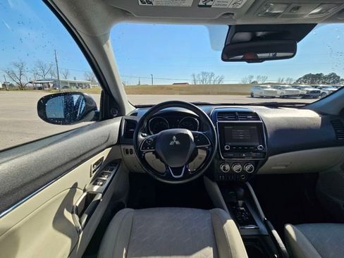 Used 2021 Mitsubishi Outlander Sport SE image 13