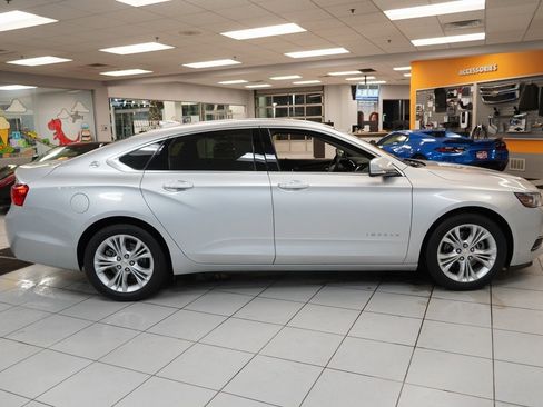 Used 2015 Chevrolet Impala LT w/ Convenience Package image 12