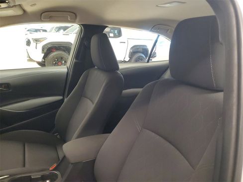 Used 2025 Toyota Corolla LE image 16