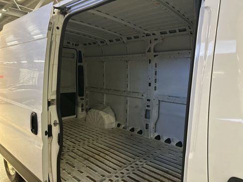 Used 2021 RAM ProMaster 2500 image 10