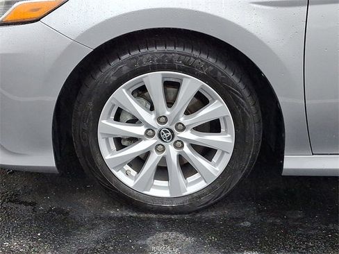 Used 2019 Toyota Camry LE image 8