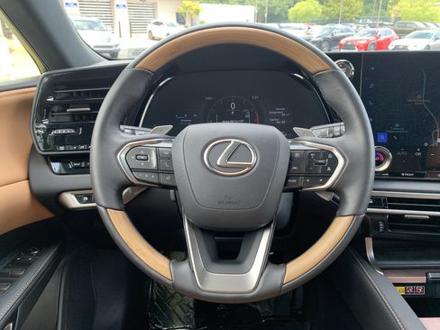 Used 2025 Lexus RX 350 Premium w/ Accessory Package (Z1) FWD image 18